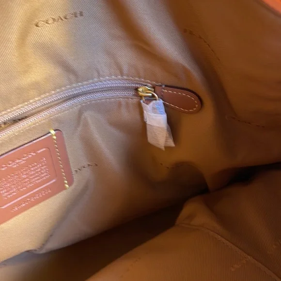 Authentic COACH PURSE Peach and wine colored. - Picture 7 of 11